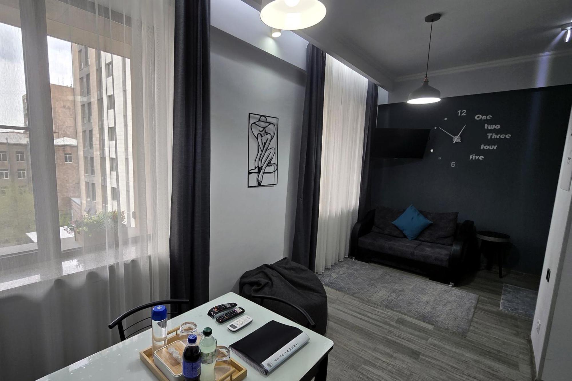 L&L. Daire Erivan Dış mekan fotoğraf